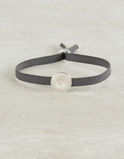 Pulsera elástica medalla pequeña plata inicial 2 personalizada